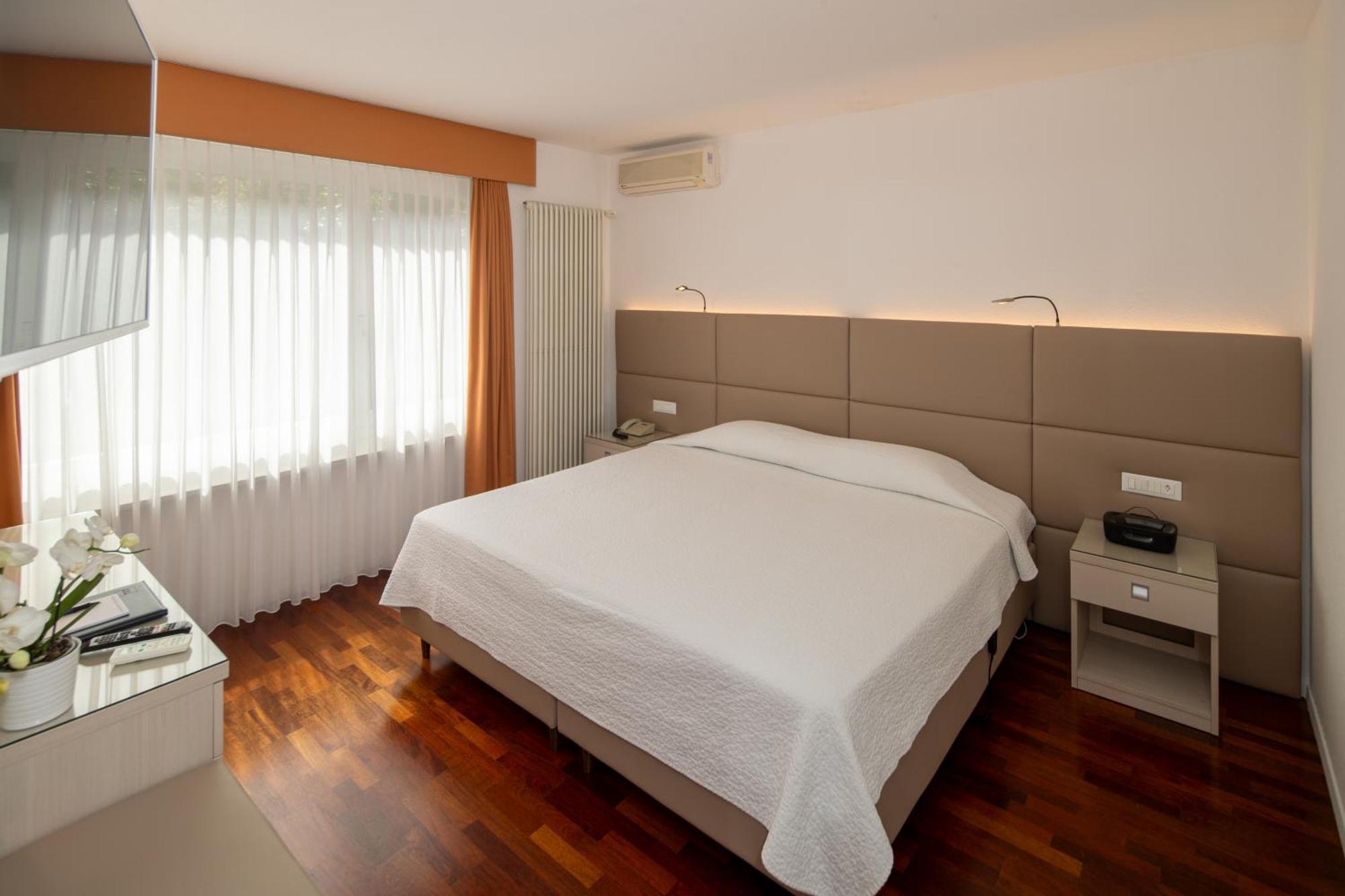 Hotel Campione Bissone Kültér fotó