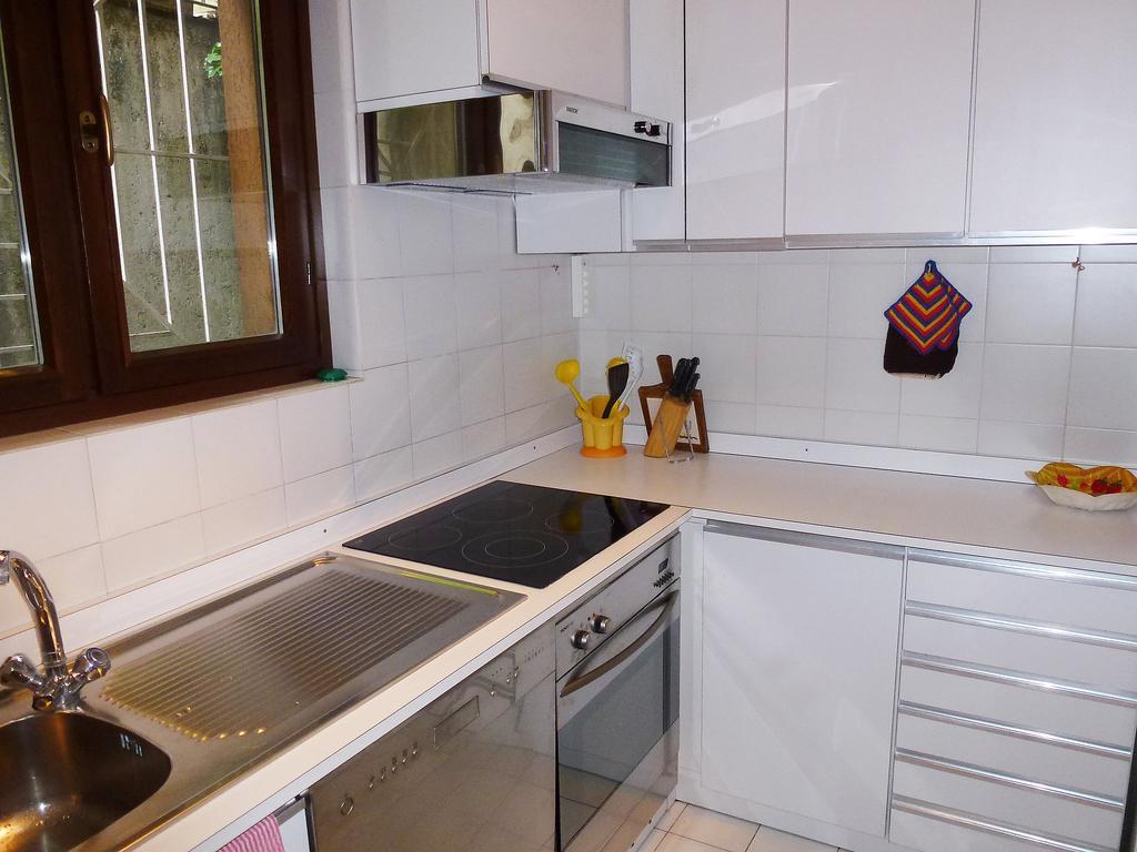 Hotel Campione Bissone Szoba fotó