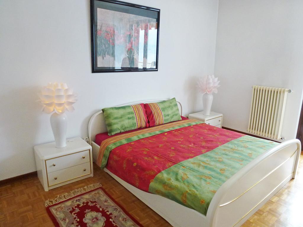 Hotel Campione Bissone Szoba fotó